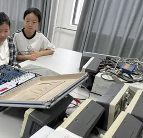 原子VPN Mac版是一个高效的网络工具，能够帮助用户加速网络，保护隐私和安全。以下是使用原子VPN Mac版的详细指南